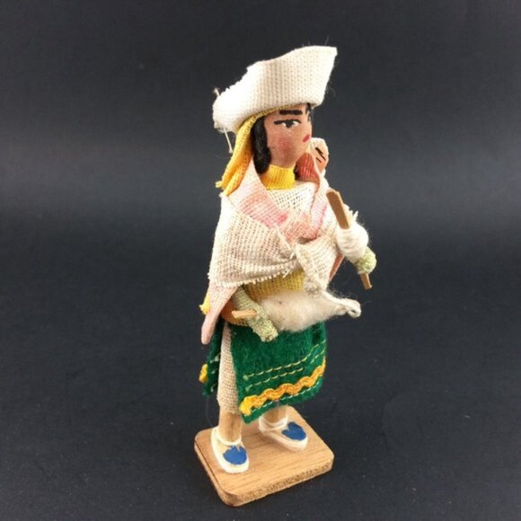 Vtg Ecuador Souvenir Doll Figurine Woman Mother w Baby Traditional Dress 4 1/8" - Picture 2 of 13